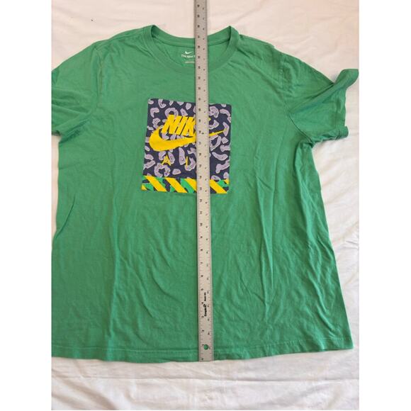Men's Nike Green Graphic T-Shirt Size L - Picture 4 of 9